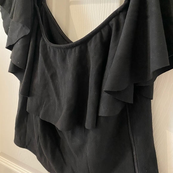 Black off the shoulder suede cropped top - Picture 3 of 4